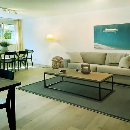 At Night - Moonlight Апартаменты *